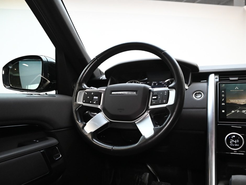 2023 Land Rover Discovery S-24