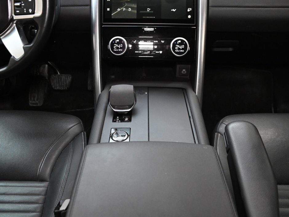 2023 Land Rover Discovery S-20