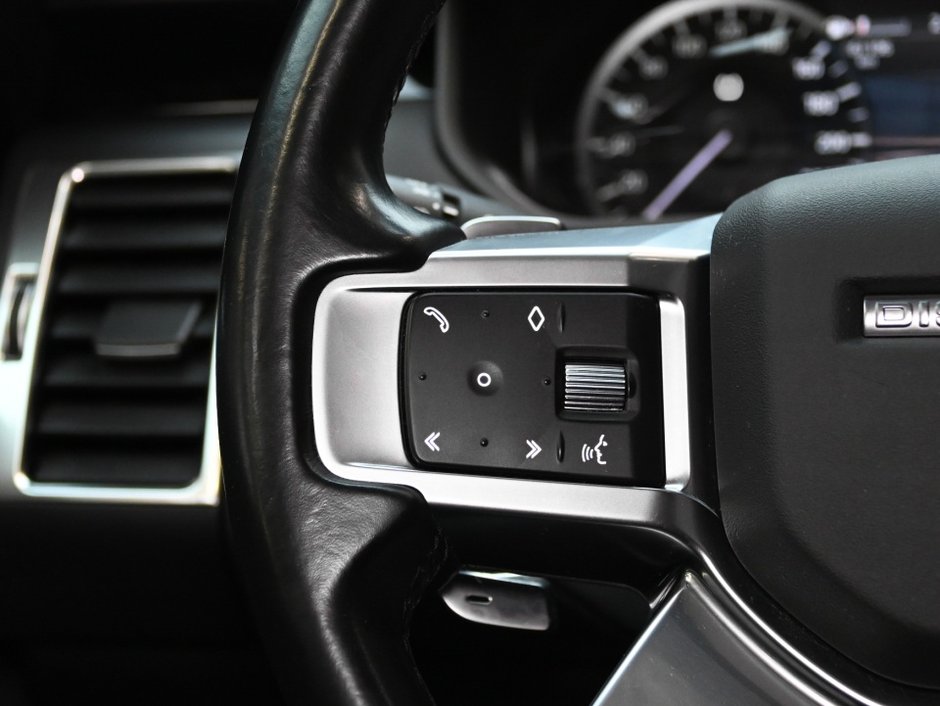 2023 Land Rover Discovery S-16