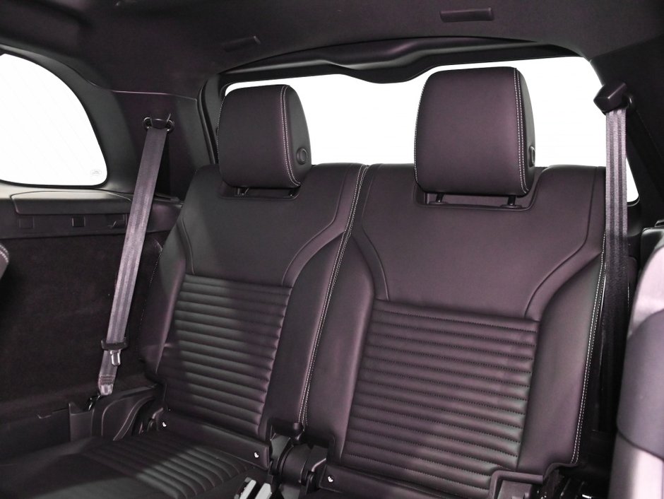 2023 Land Rover Discovery S-4