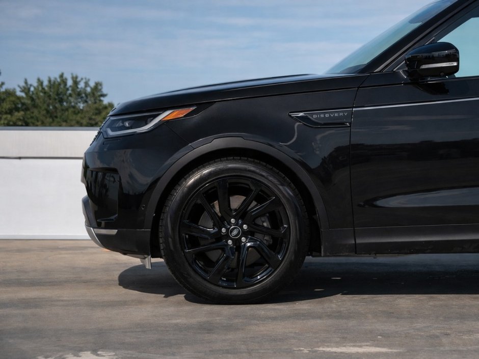 2023 Land Rover Discovery S-8