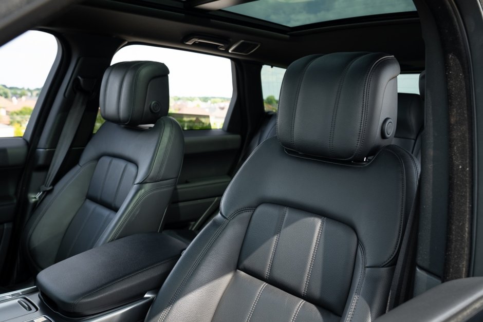2020 Land Rover Range Rover Sport SE-16