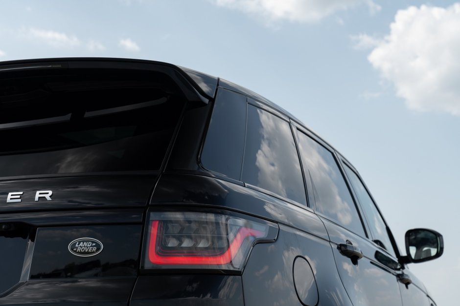 2020 Land Rover Range Rover Sport SE-19