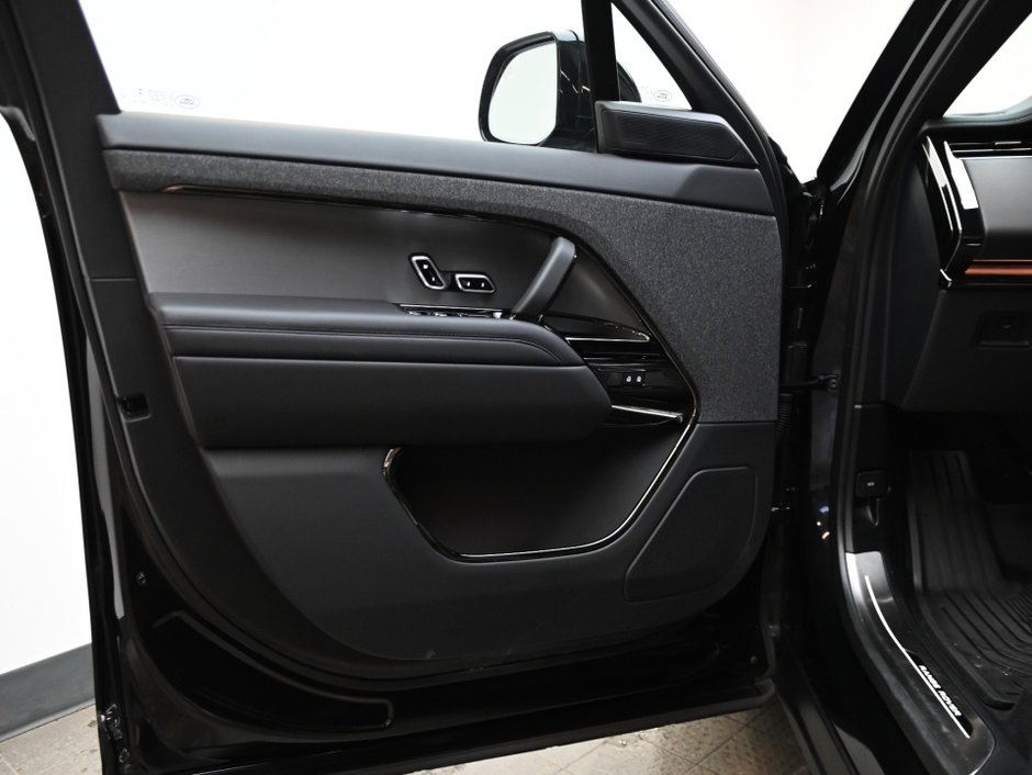 2025 Land Rover Range Rover Sport Dynamic SE-8