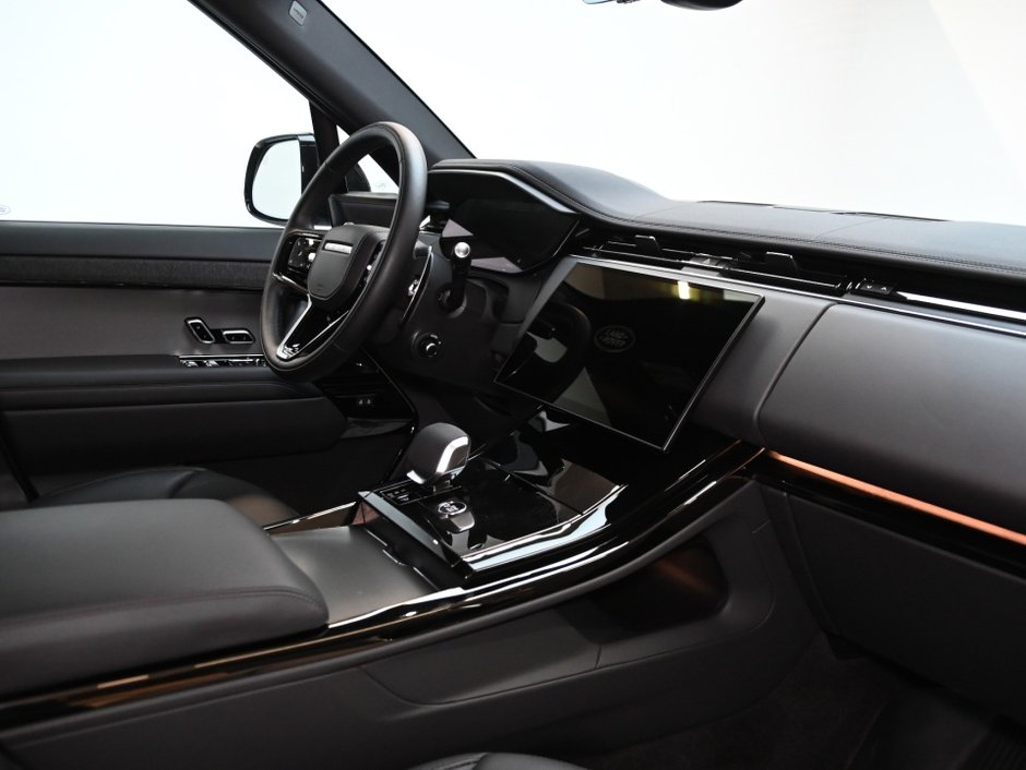 2025 Land Rover Range Rover Sport Dynamic SE-26