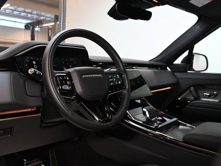 2025 Land Rover Range Rover Sport Dynamic SE-2