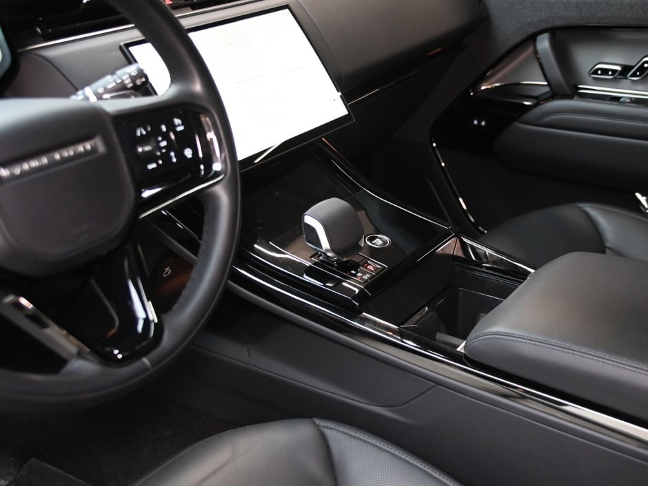 2025 Land Rover Range Rover Sport Dynamic SE-21