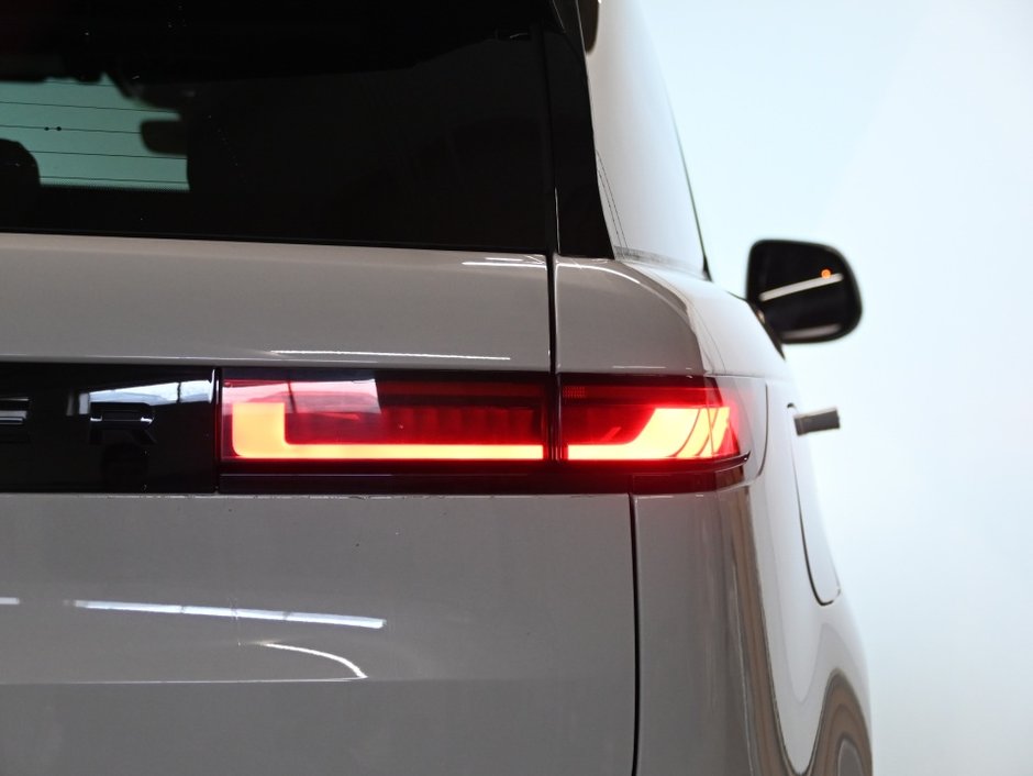 2025 Land Rover Range Rover Sport Dynamic SE-25