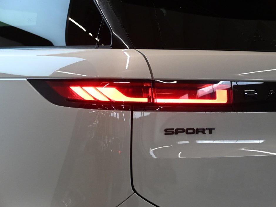 2025 Land Rover Range Rover Sport Dynamic SE-24