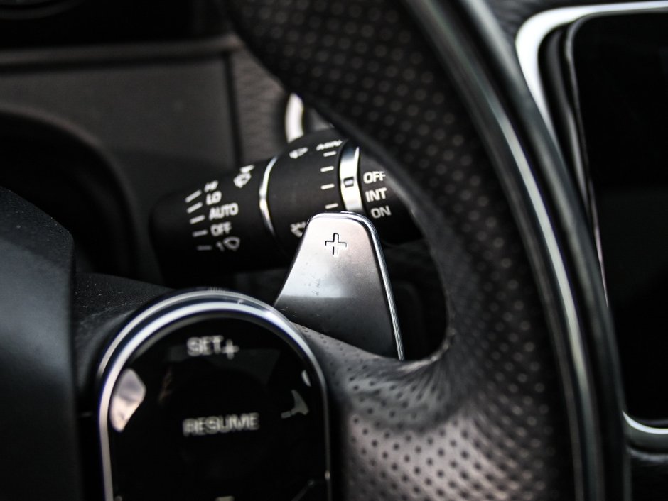 Land Rover Range Rover Velar R-Dynamic S 2020-28