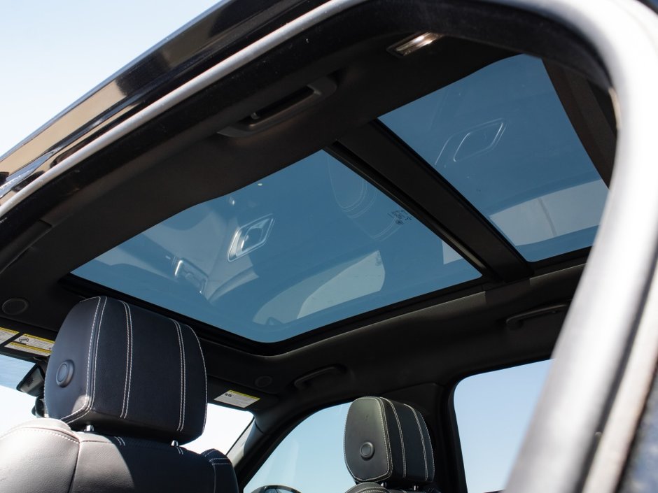 2022 Land Rover Range Rover Velar S-22