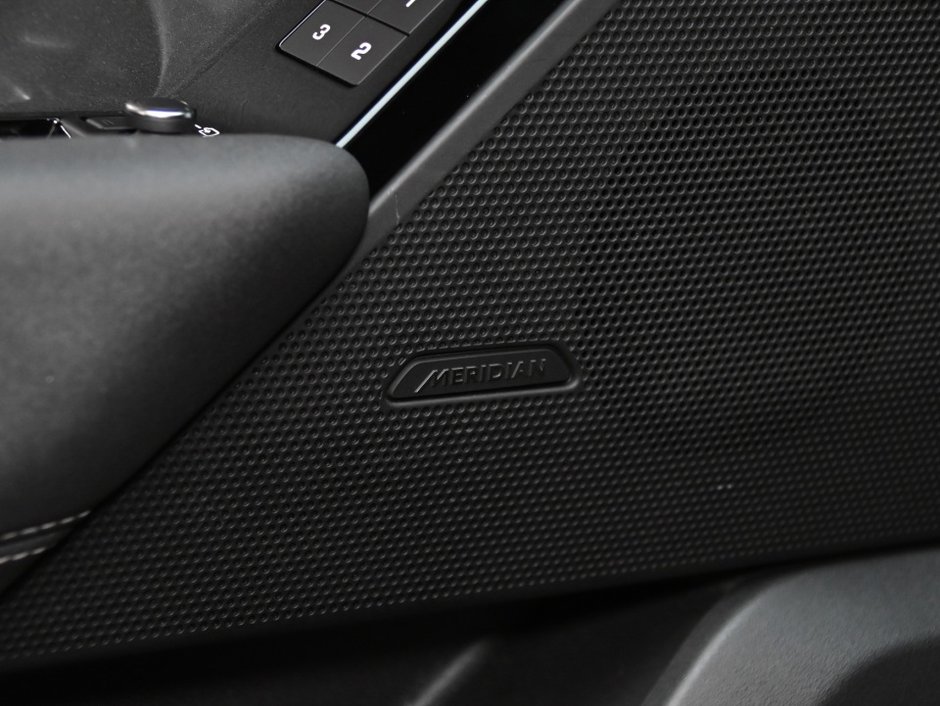 2023 Land Rover Range Rover Velar S-11