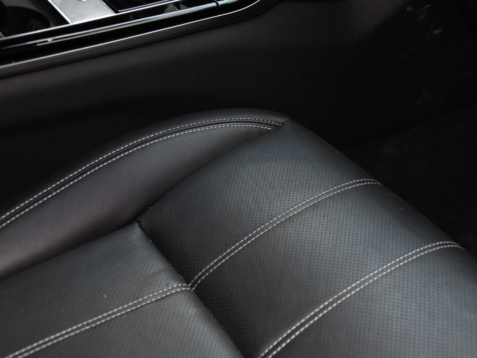 2023 Land Rover Range Rover Velar S-29