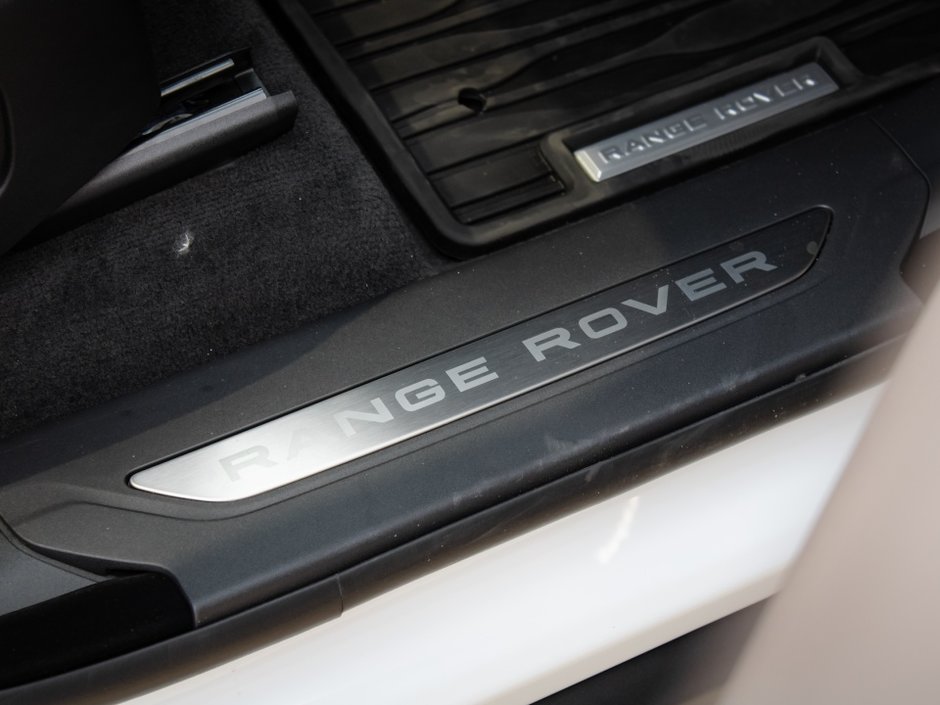 Land Rover Range Rover Velar Dynamic SE 2024-29