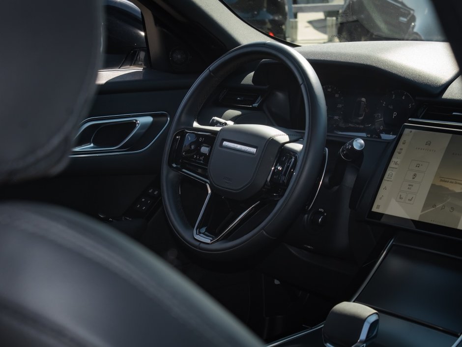 Land Rover Range Rover Velar Dynamic SE 2024-25