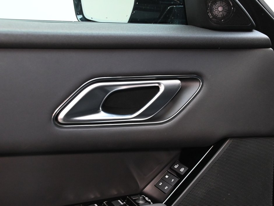 2025 Land Rover Range Rover Velar Dynamic SE-10