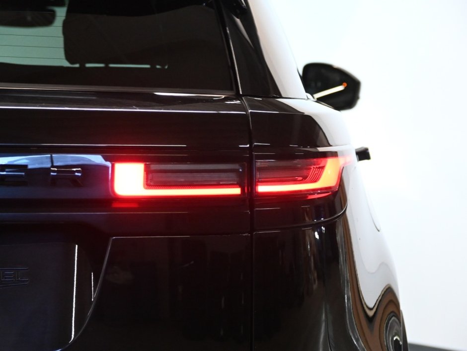 2025 Land Rover Range Rover Velar Dynamic SE-28