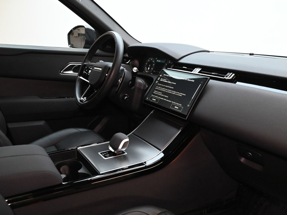 2025 Land Rover Range Rover Velar Dynamic SE-23