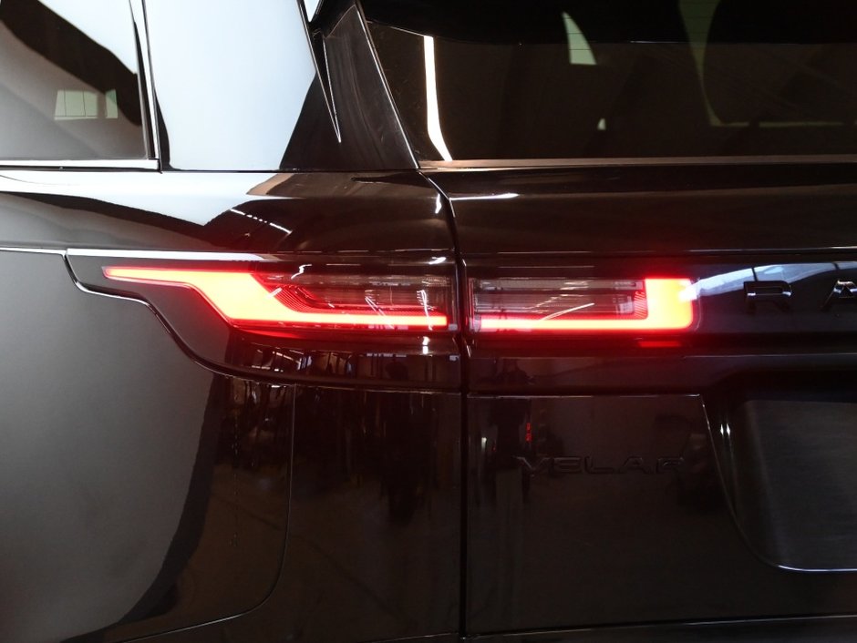 2025 Land Rover Range Rover Velar Dynamic SE-29