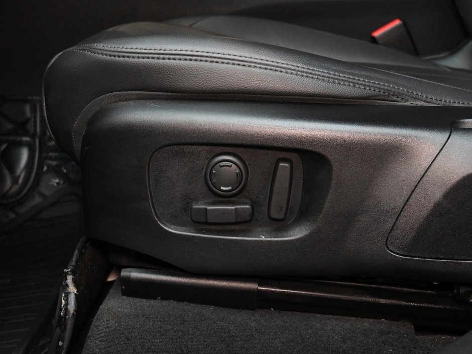 2025 Land Rover Range Rover Velar Dynamic SE-12