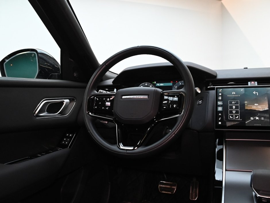 2025 Land Rover Range Rover Velar Dynamic SE-25