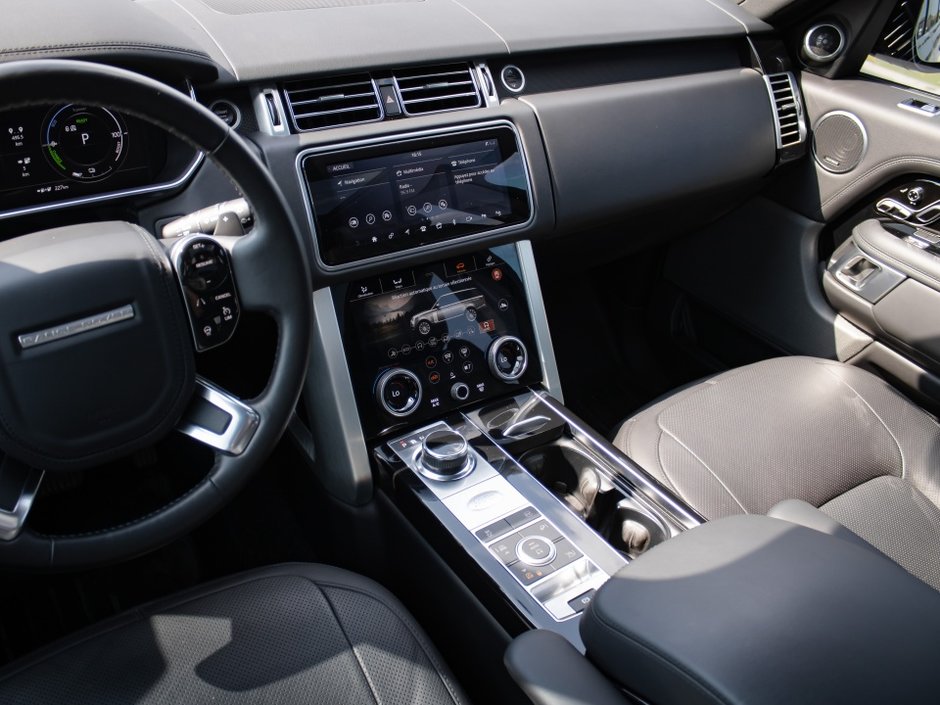 2020 Land Rover Range Rover HSE-12