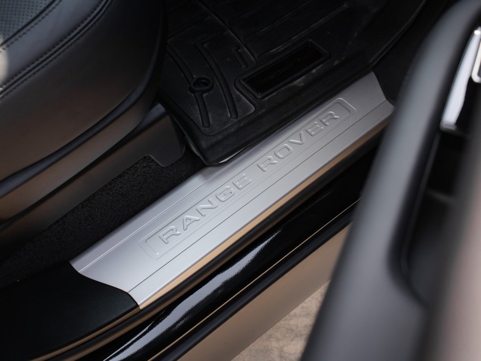 2020 Land Rover Range Rover HSE-32
