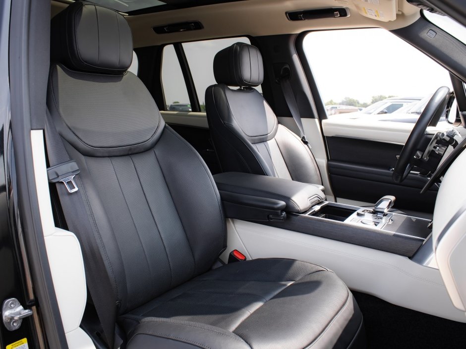 2022 Land Rover Range Rover SE-25