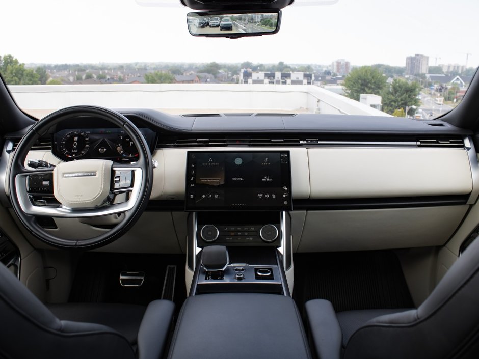 2022 Land Rover Range Rover SE-12