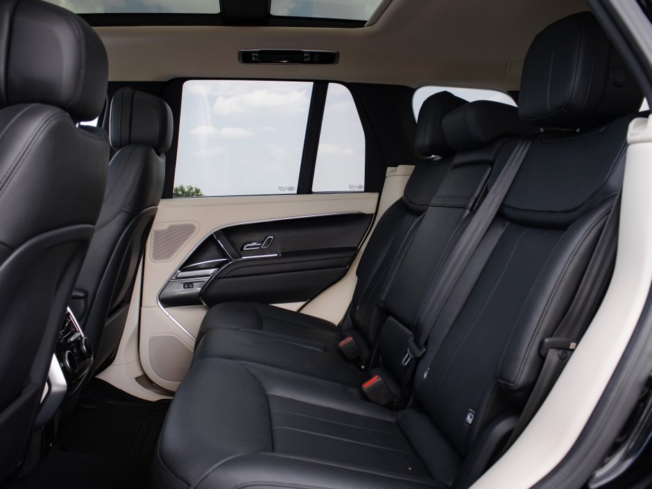 2022 Land Rover Range Rover SE-3