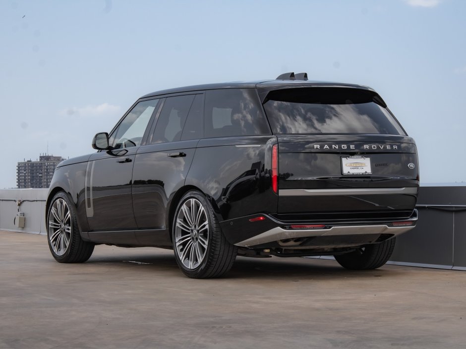 2022 Land Rover Range Rover SE-1