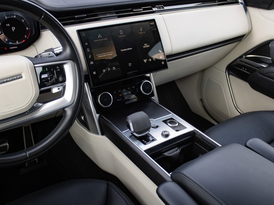 2022 Land Rover Range Rover SE-11