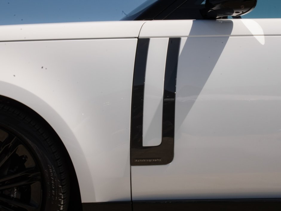 2023 Land Rover Range Rover Autobiography-33