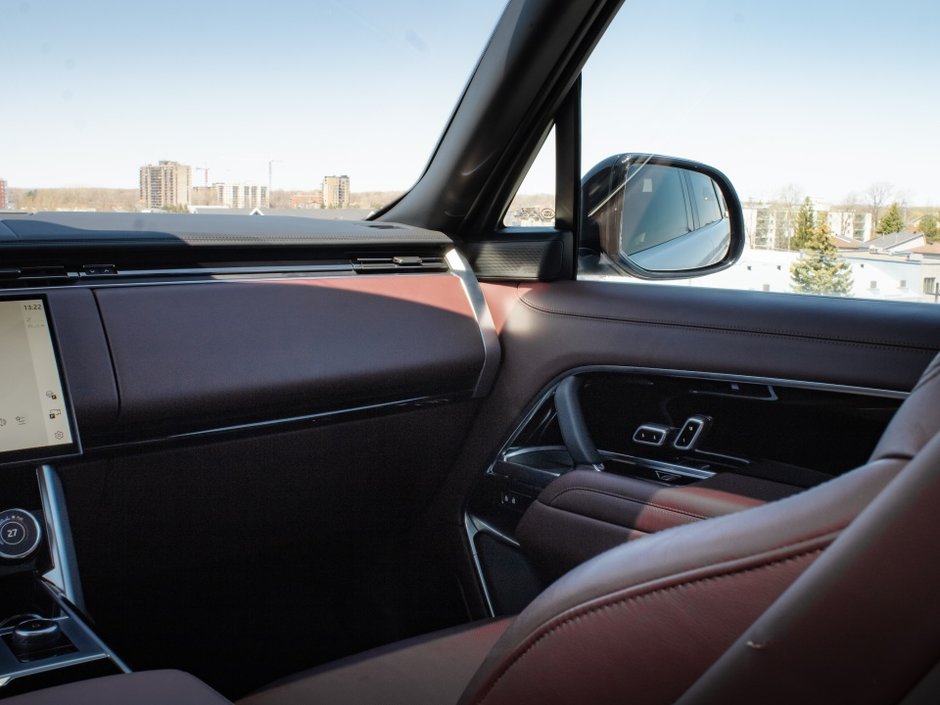 2023 Land Rover Range Rover Autobiography-26