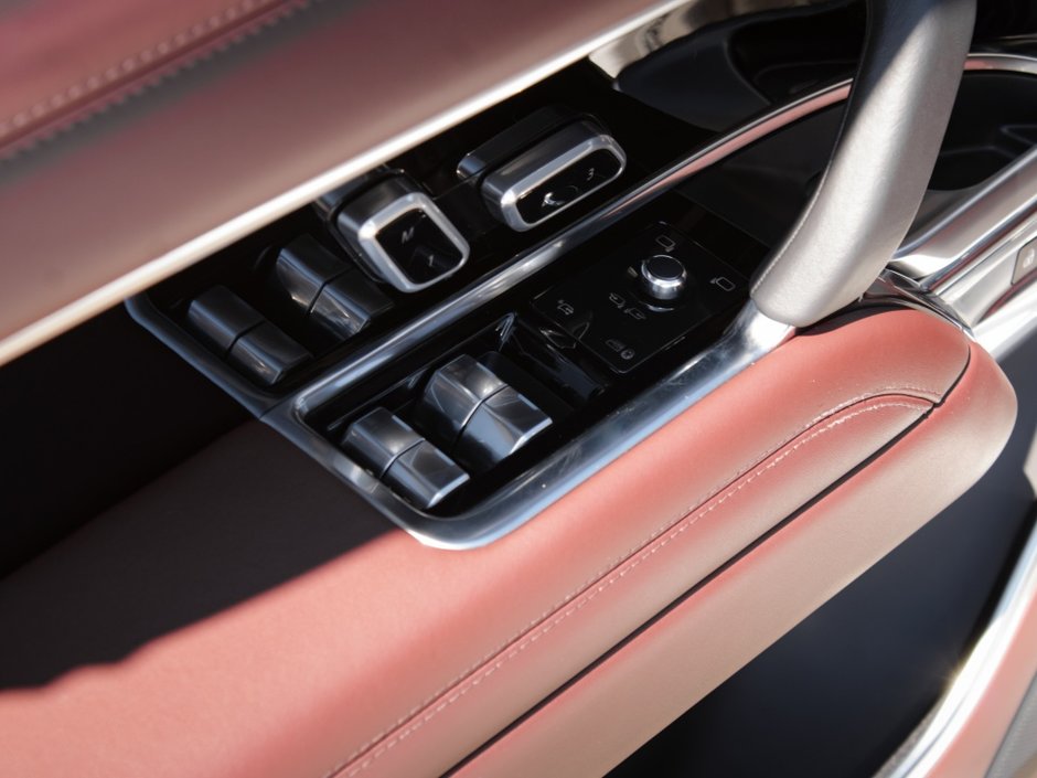 2023 Land Rover Range Rover Autobiography-9