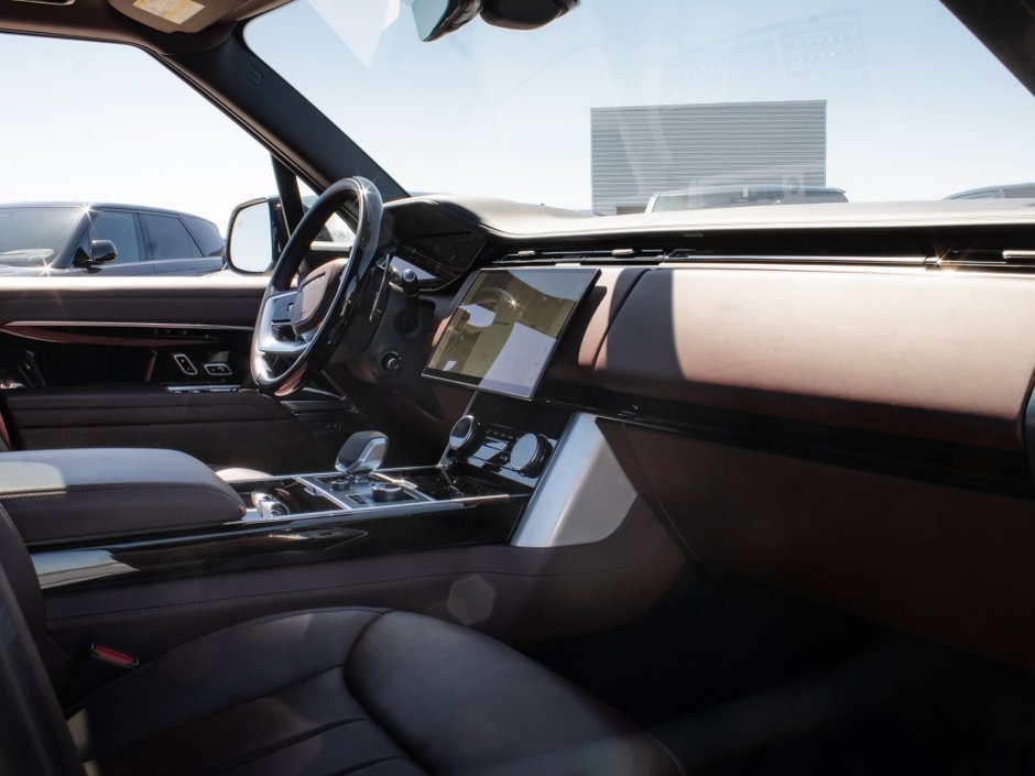 2023 Land Rover Range Rover Autobiography-28