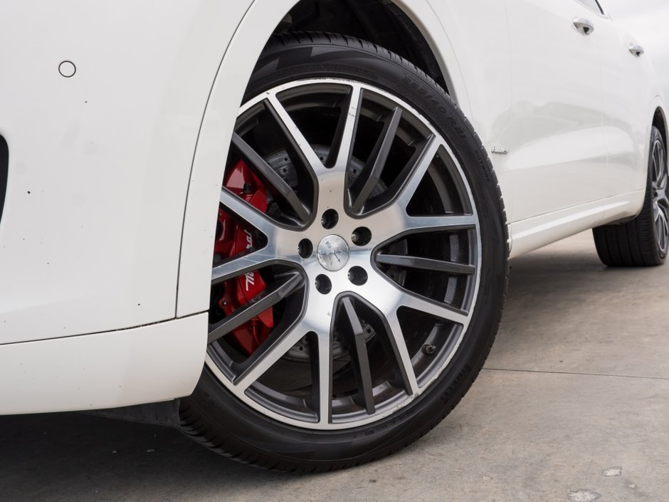 2018 Maserati Levante S GranLusso-33