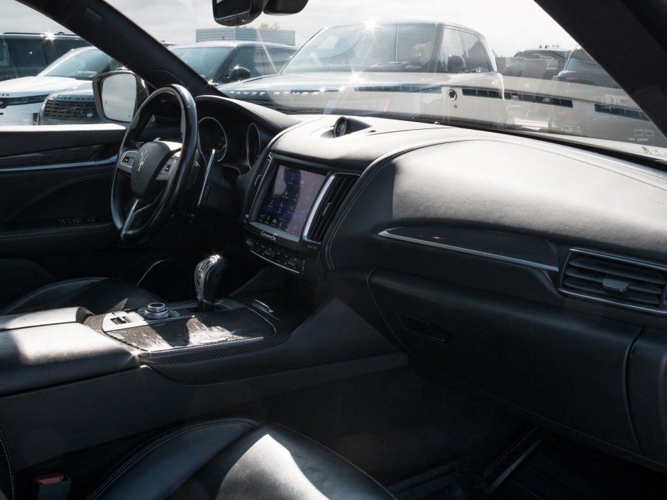 2018 Maserati Levante S GranLusso-23