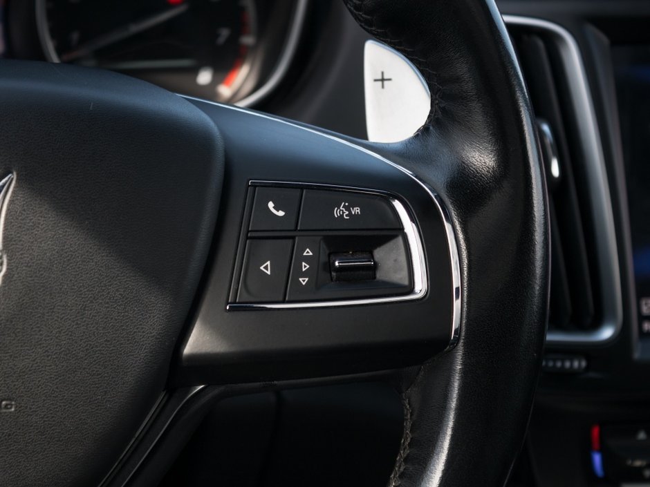 2018 Maserati Levante S GranLusso-18