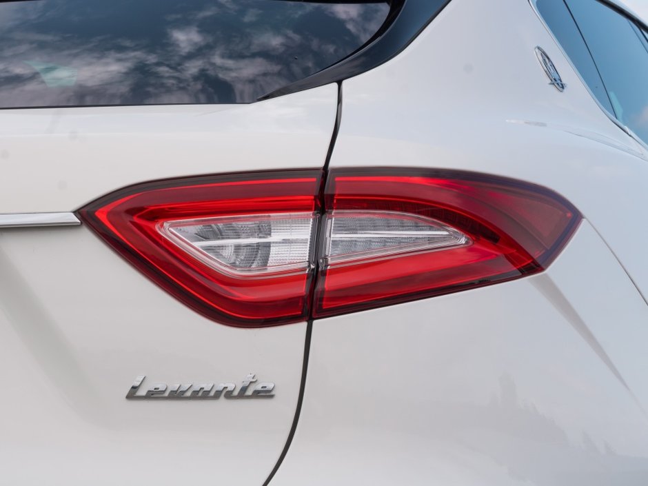 2018 Maserati Levante S GranLusso-29