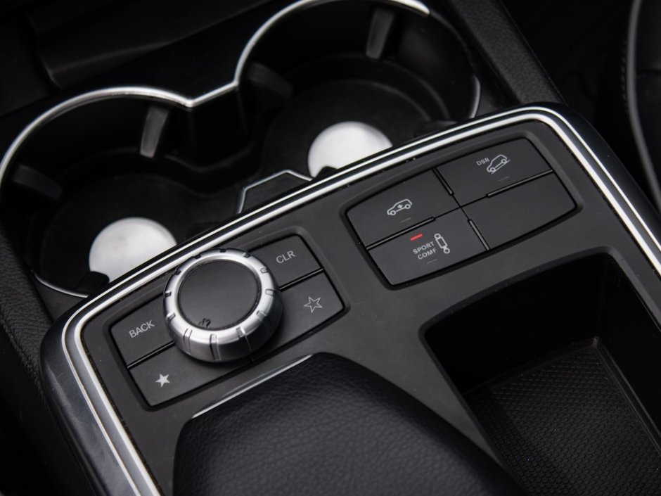 Mercedes-Benz M-Class ML 350 BlueTEC 2013-23