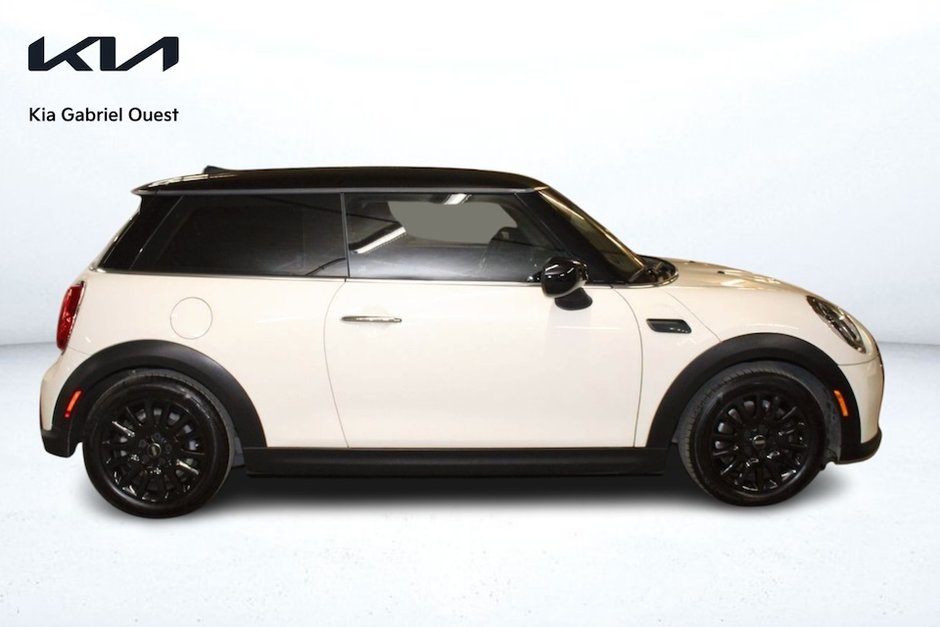 2022 MINI Hardtop Cooper 2022 Mini Cooper , Leather Seats, Rear Camera    Very Clean, Low MIleage    Easy financing - Fast delivery - No down paym