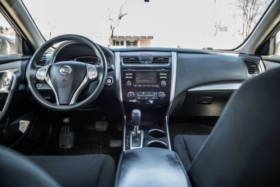 Nissan Altima 2.5 SV 2015-22