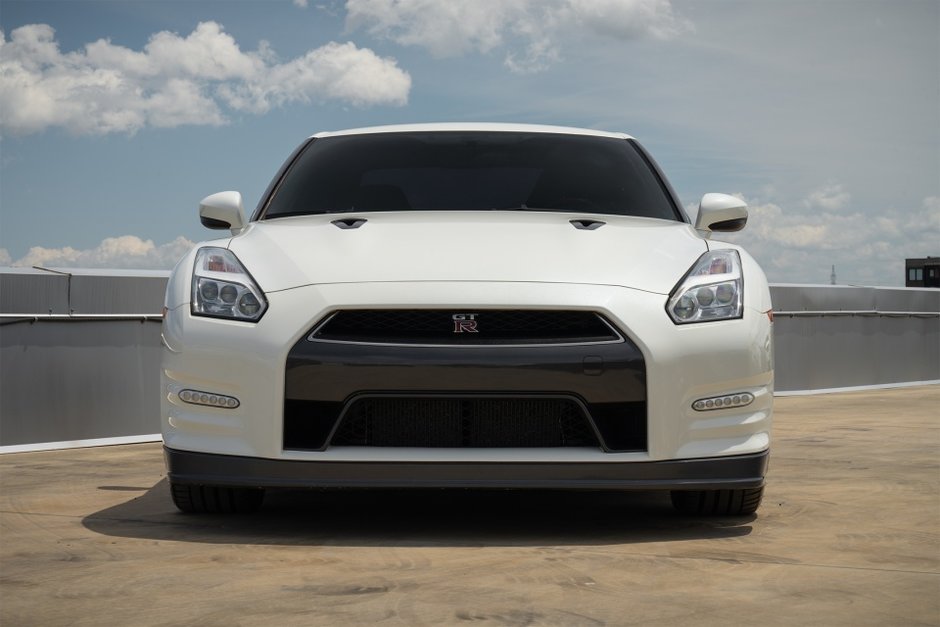 2016 Nissan GT-R Black Edition-7
