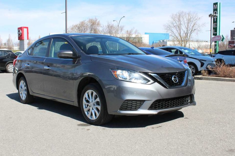 Nissan Sentra SV TOIT OUVRANT ONE OWNER/NO ACCIDENTS/CRUISE CONTROL/REAR VIEW CAMERA/APPLE CARPLAY/ANDROID AUTO/BLUETOOTH/HEATED SEATS/SUNROOF 2019-2