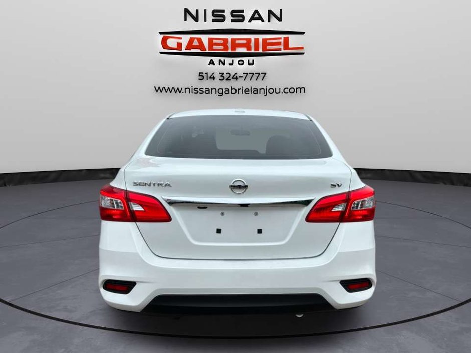 Nissan Sentra  2019-4