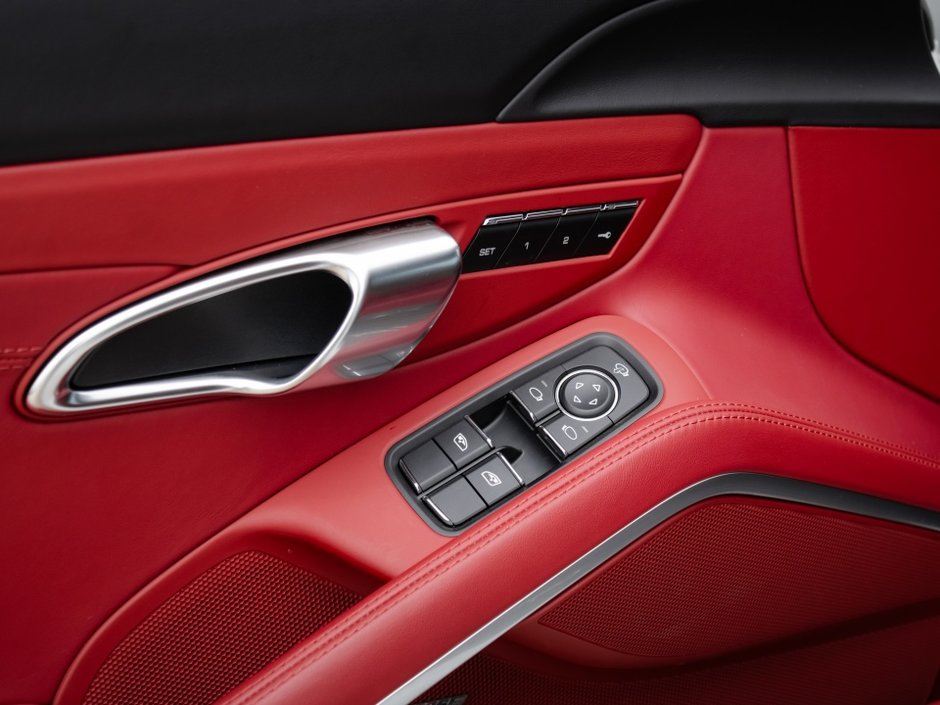 2024 Porsche 718 Cayman GTS 4.0-8