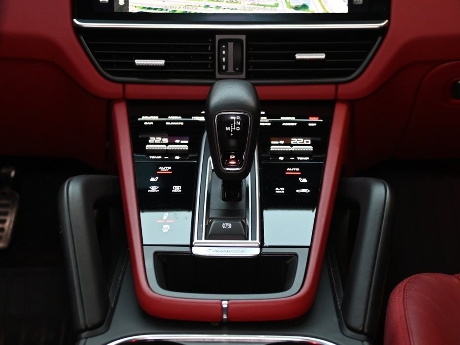 2023 Porsche Cayenne GTS-21