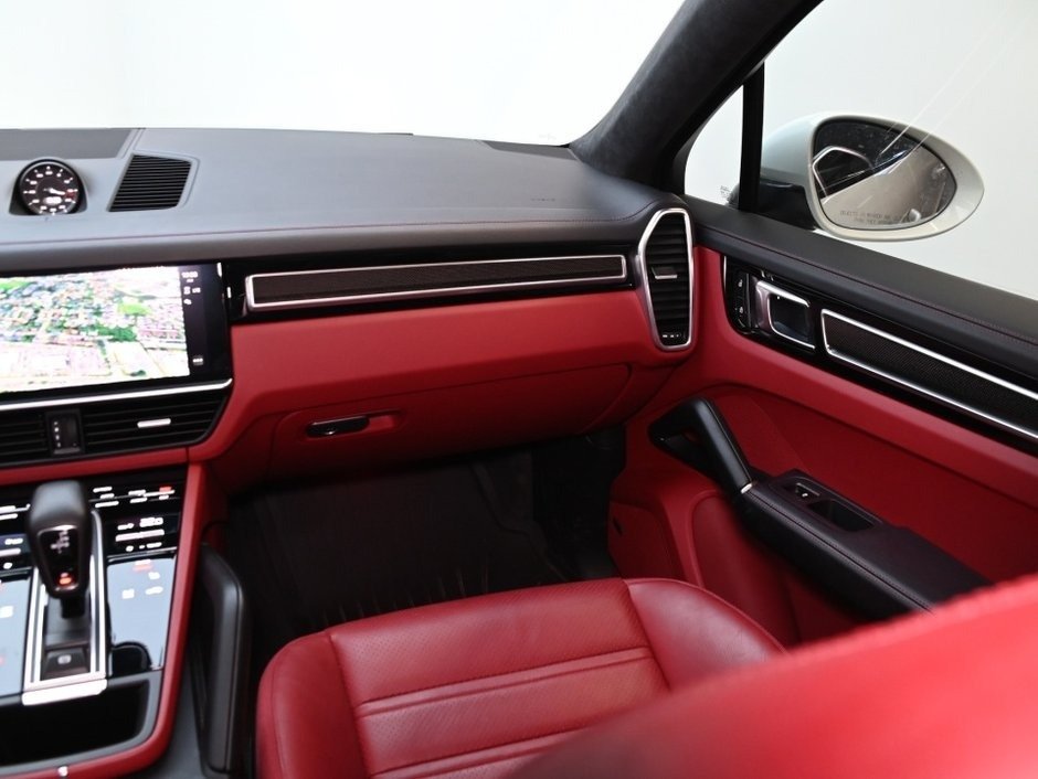 2023 Porsche Cayenne GTS-31