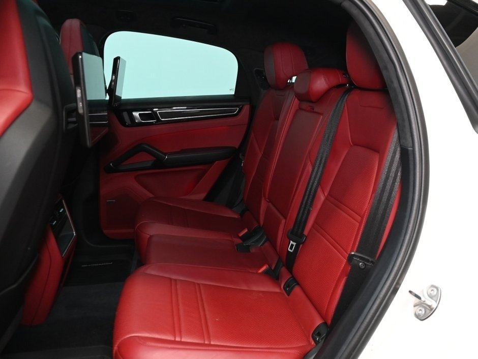 2023 Porsche Cayenne GTS-3